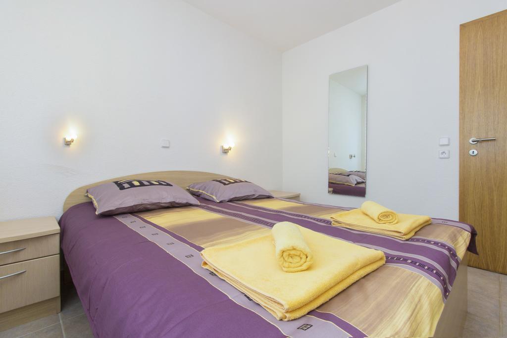 Apartments Zoran Pirovac Εξωτερικό φωτογραφία