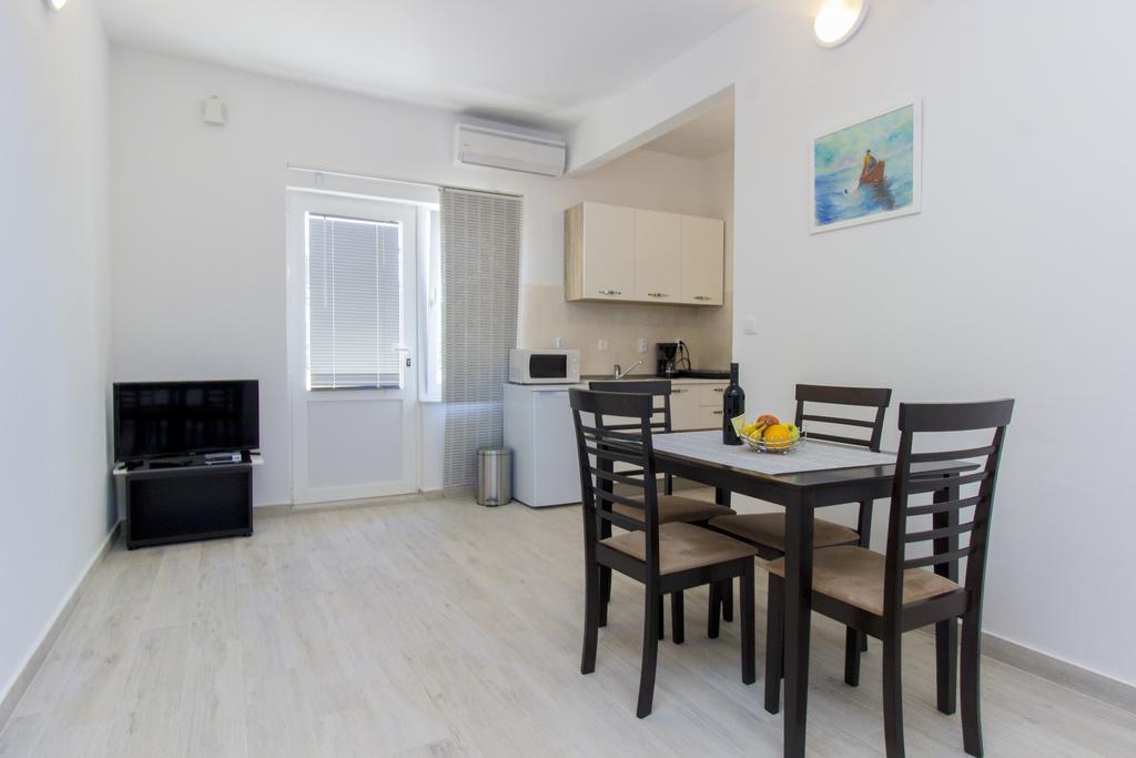 Apartments Zoran Pirovac Εξωτερικό φωτογραφία