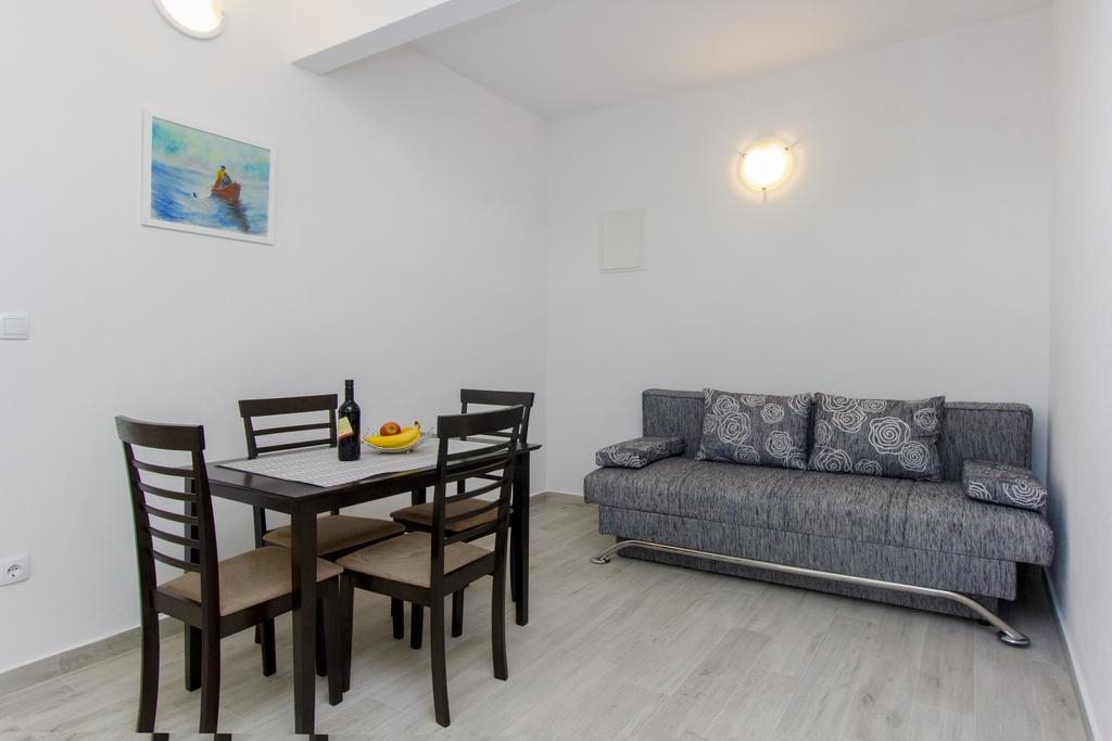 Apartments Zoran Pirovac Εξωτερικό φωτογραφία