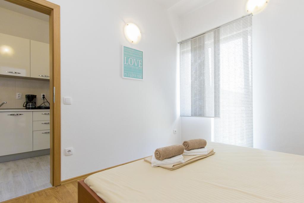 Apartments Zoran Pirovac Εξωτερικό φωτογραφία