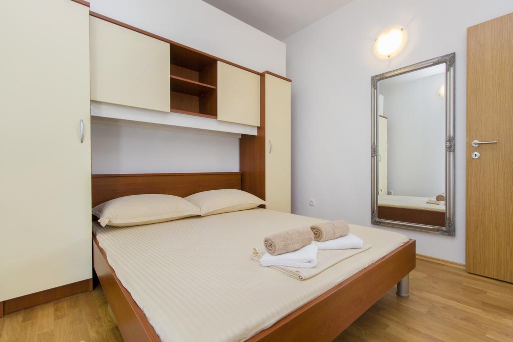 Apartments Zoran Pirovac Εξωτερικό φωτογραφία