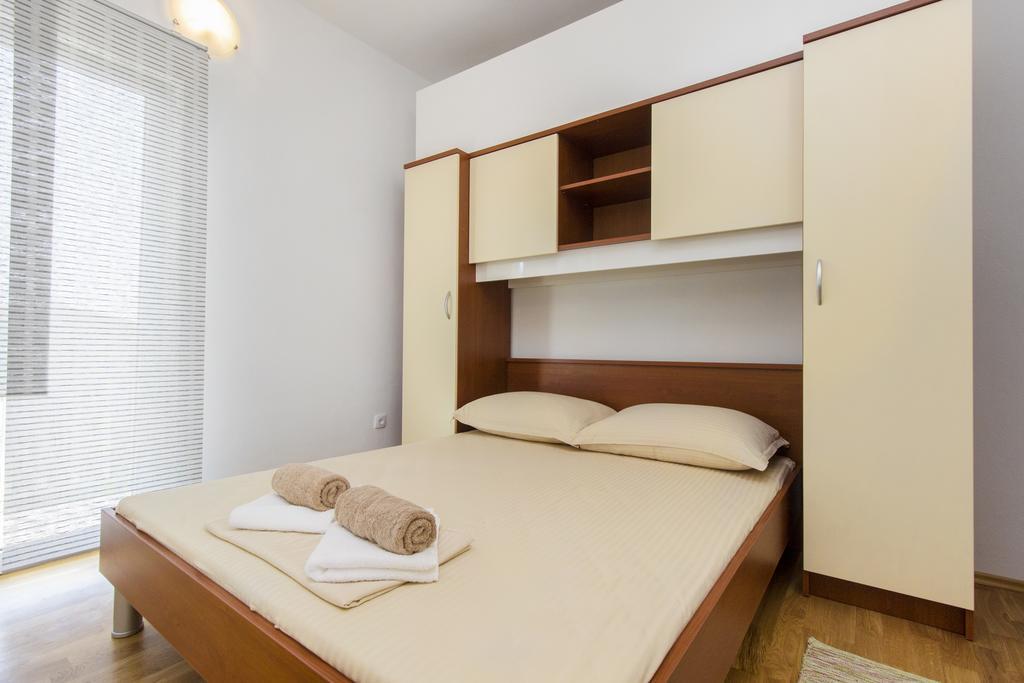Apartments Zoran Pirovac Εξωτερικό φωτογραφία