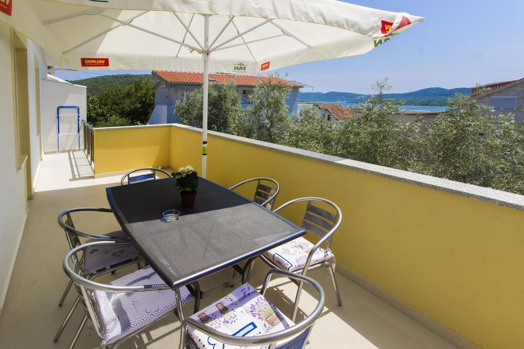Apartments Zoran Pirovac Εξωτερικό φωτογραφία