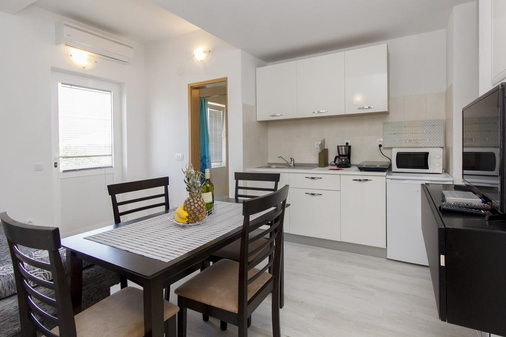 Apartments Zoran Pirovac Εξωτερικό φωτογραφία