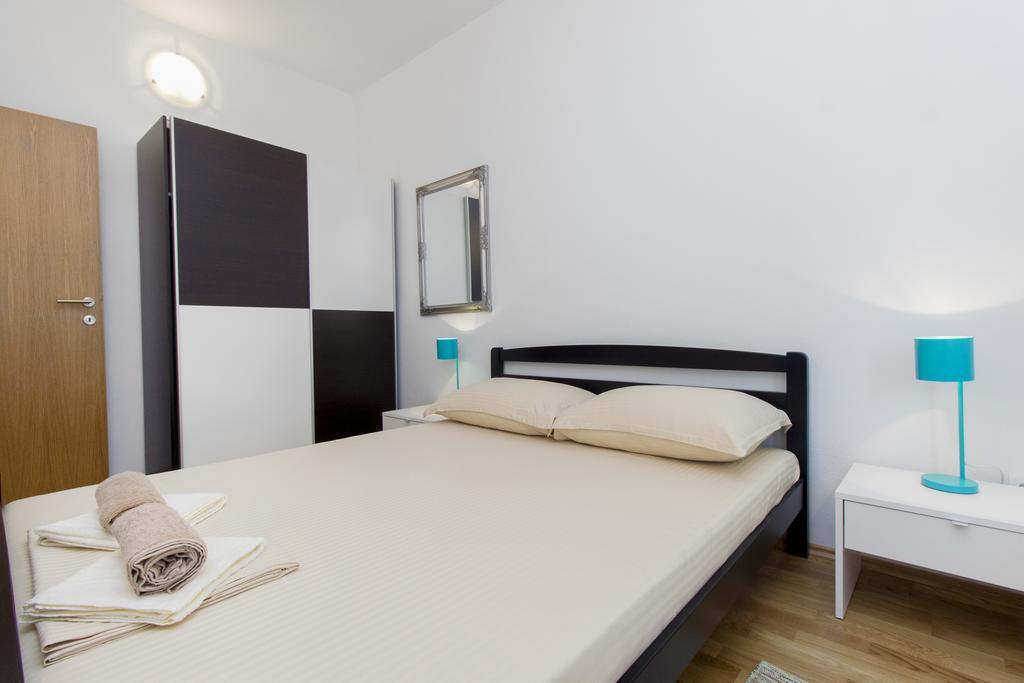 Apartments Zoran Pirovac Εξωτερικό φωτογραφία