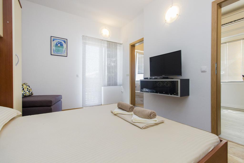 Apartments Zoran Pirovac Εξωτερικό φωτογραφία