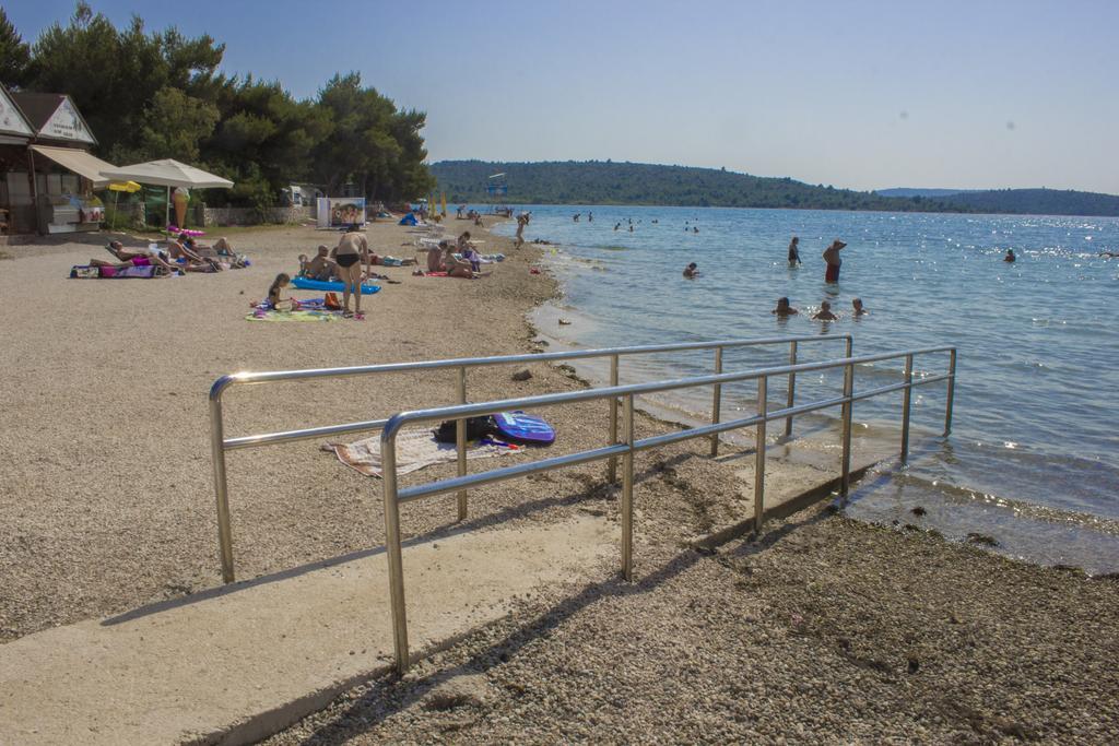 Apartments Zoran Pirovac Εξωτερικό φωτογραφία